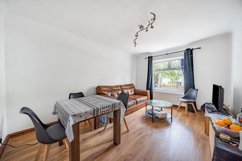 2 bedroom maisonette for sale, Townsend Court, Kingsbury NW9