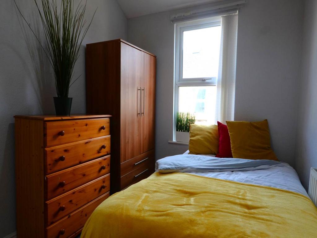 Bed 4