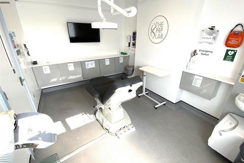 Office to rent, 113 High Rd Loughton IG10 4JA