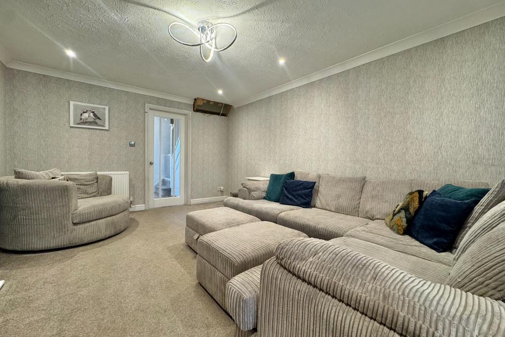 Lounge 1