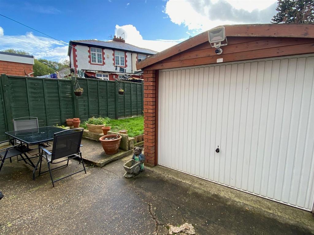 Garage.jpg