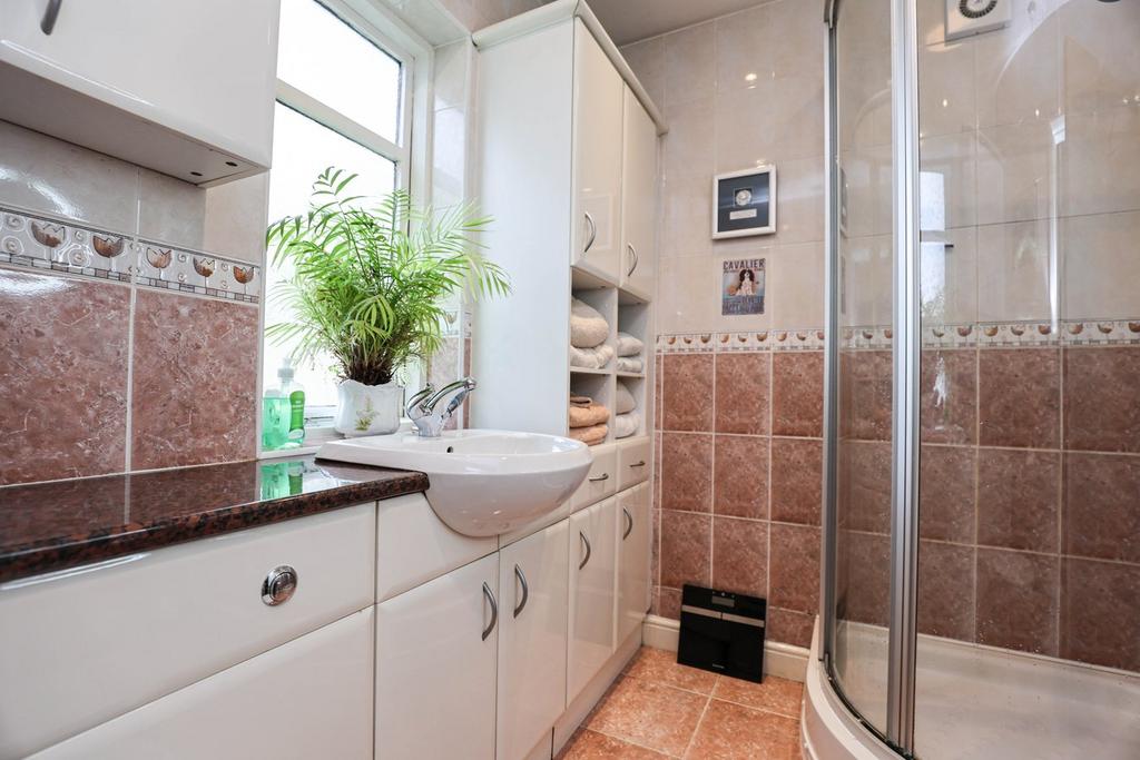 Family Shower Room