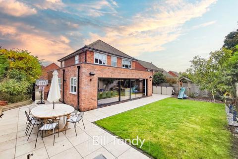 Victoria Gardens, Lichfield, WS13