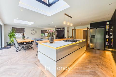 4 bedroom detached house for sale, Victoria Gardens, Lichfield, WS13