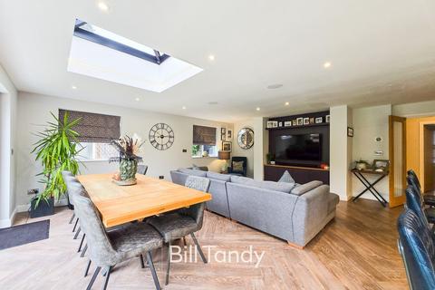 4 bedroom detached house for sale, Victoria Gardens, Lichfield, WS13