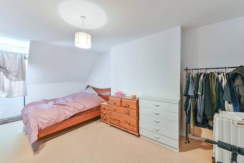 2 bedroom flat to rent, .Acre Lane, Brixton, London, SW2