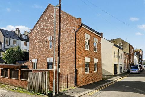 3 bedroom detached house to rent, Caves Road, St. Leonards-on-Sea, East Sussex, TN38
