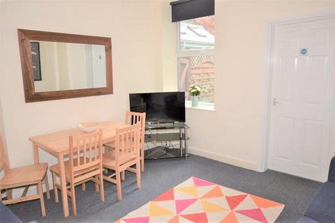 5 bedroom terraced house to rent, Wadbrough Road, Sheffield