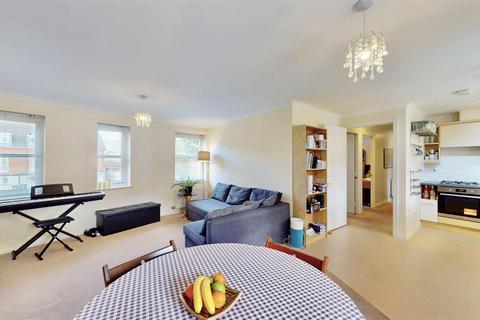 2 bedroom flat for sale, Norwich Crescent, Chadwell Heath, RM6