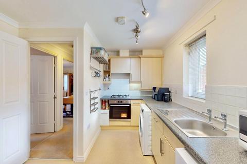 2 bedroom flat for sale, Norwich Crescent, Chadwell Heath, RM6