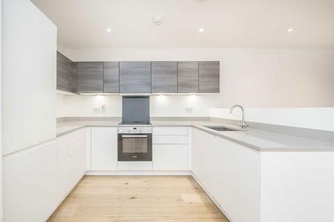 2 bedroom flat to rent, Denman Avenue, Southall UB2