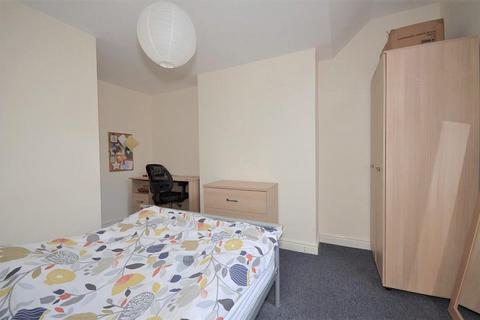 6 bedroom house to rent, Travis Place, Sheffield