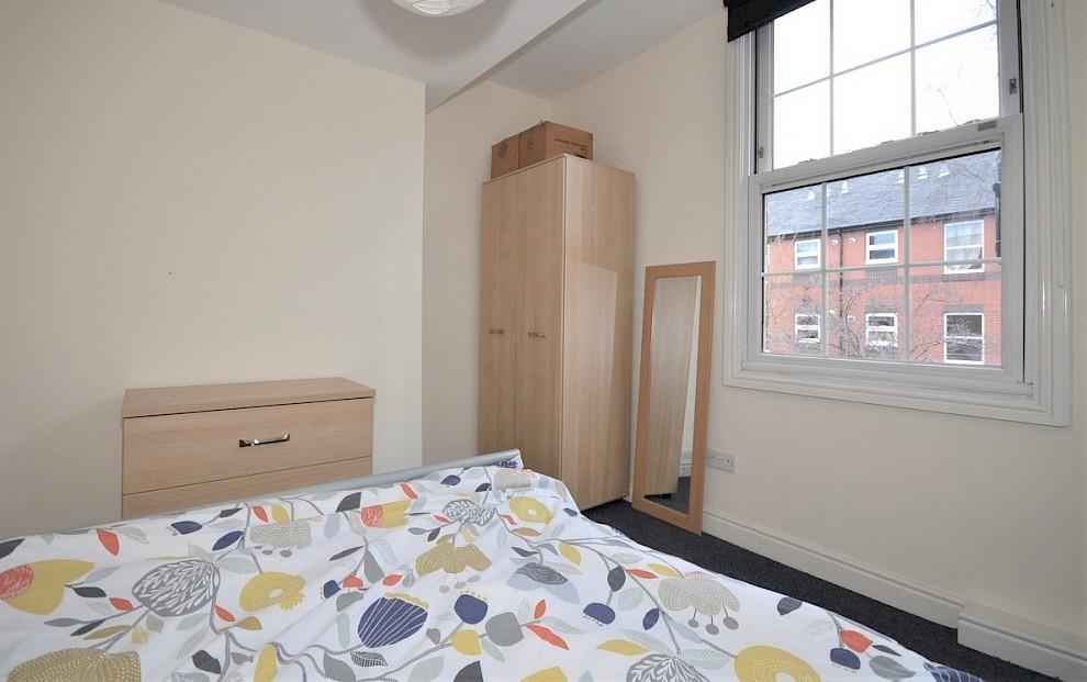 8-travis-place-bedroom-2-view-2.990x0.jpg