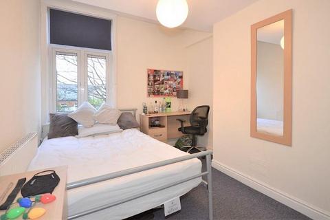 6 bedroom house to rent, Travis Place, Sheffield