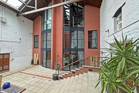 3 bedroom character property for sale, Aldgate Court, Ketton, Stamford