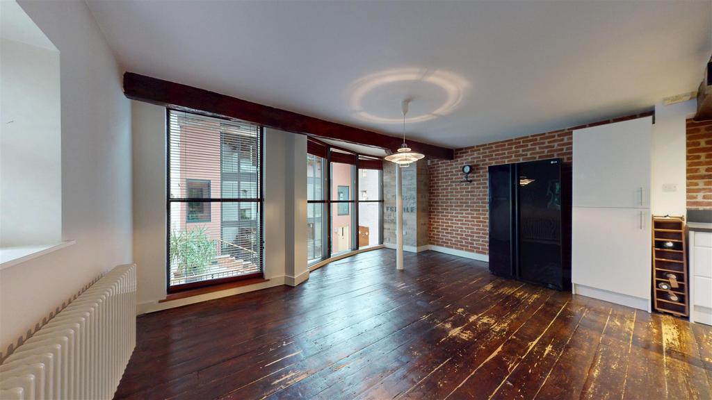 Living/Dinig Room
