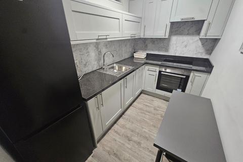 2 bedroom ground floor flat to rent, A 87, Birch Lane, Manchester, M13