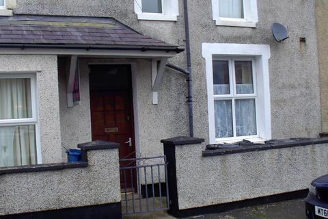 1 bedroom flat to rent, Tara Street, Holyhead, LL65