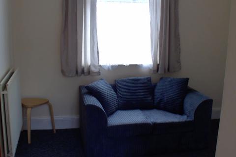 1 bedroom flat to rent, Tara Street, Holyhead, LL65