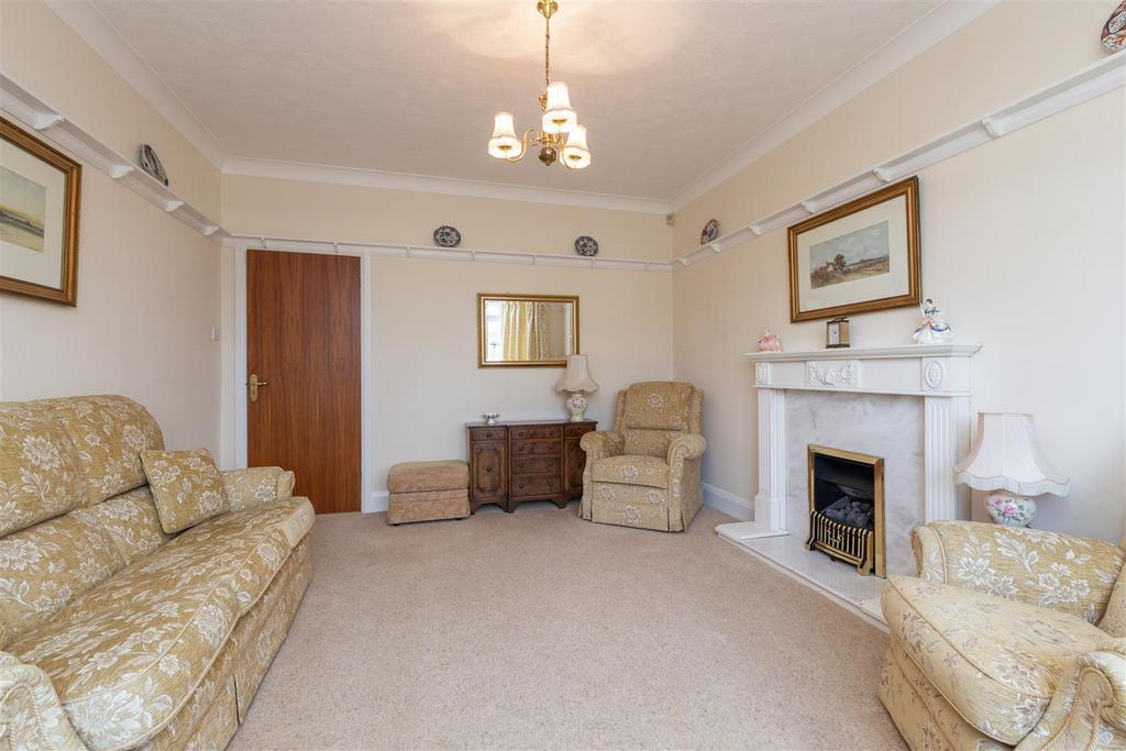 Lounge 6