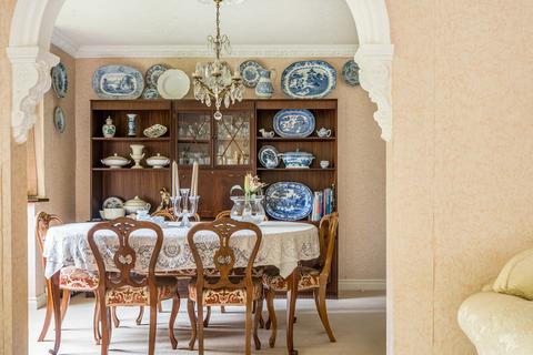 undefined, Brackenlea, Surrey GU7