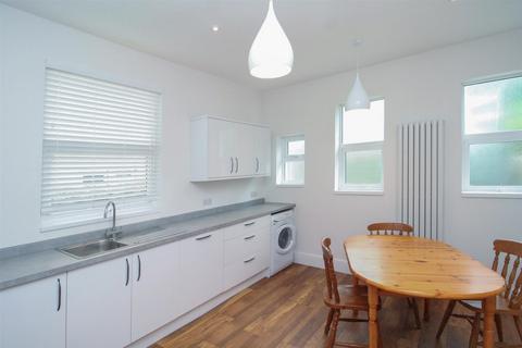 3 bedroom house to rent, Dale Road, Plymouth