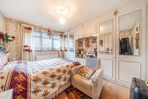 3 bedroom terraced house for sale, Bramdean Crescent, London SE12