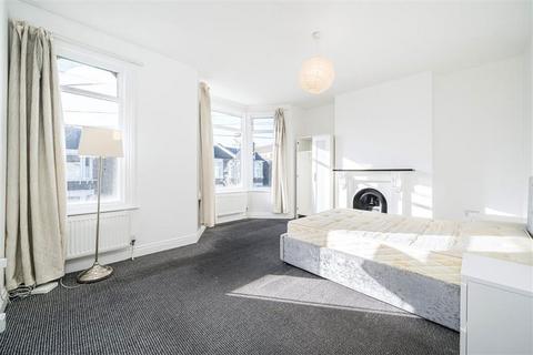 5 bedroom terraced house to rent, Hunsdon Road, London SE14