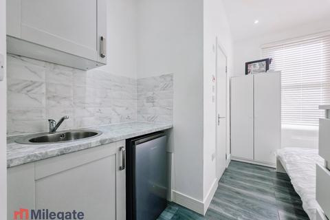 undefined, Cliff Avenue, Westcliff-On-Sea SS0
