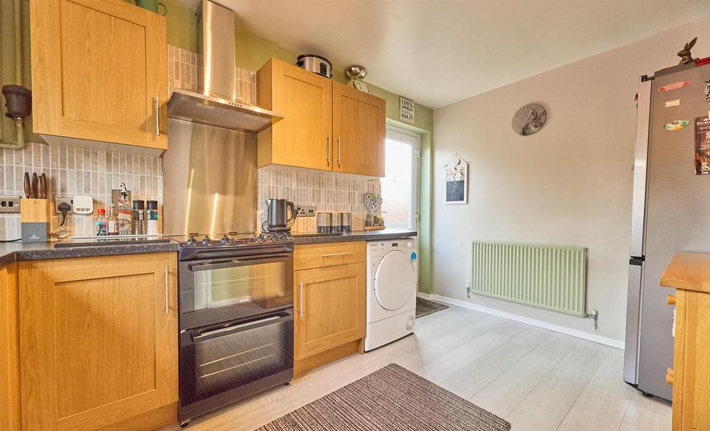 Kitchen/Diner to Front