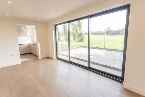 3 bedroom house to rent, Hatchet Lane, Cranbourne, Winkfield