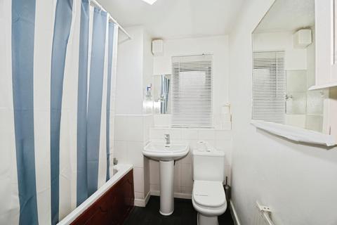 undefined, Glandford Way, Chadwell Heath, RM6