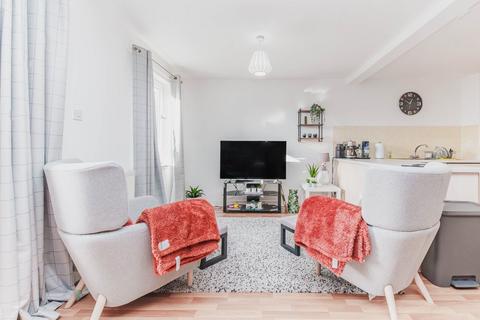 undefined, 7/12 Albion Gardens, Leith, EH7