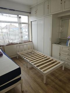 3 bedroom semi-detached house for sale, Rossindel Road, Hounslow TW3