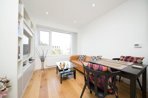undefined, Lampton Road, Hounslow TW3
