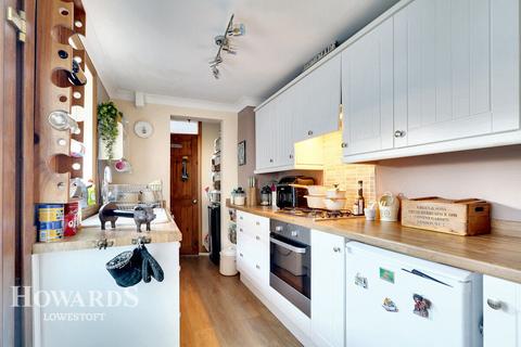2 bedroom semi-detached house for sale, Commodore Road, Lowestoft