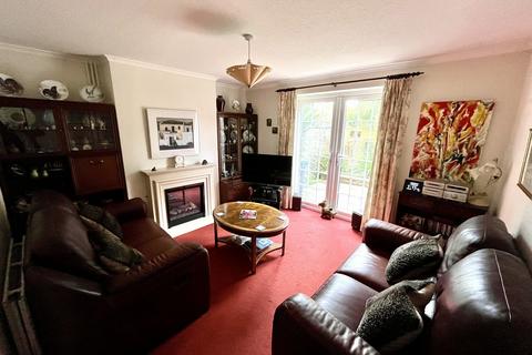 3 bedroom terraced house for sale, Moor Lane, Chessington, Surrey. KT9 1BW
