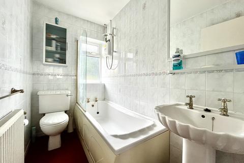 3 bedroom terraced house for sale, Moor Lane, Chessington, Surrey. KT9 1BW