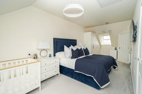 3 bedroom semi-detached house for sale, Wallis Drive, Leighton Buzzard