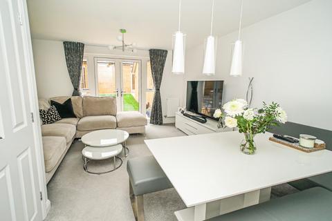 3 bedroom semi-detached house for sale, Wallis Drive, Leighton Buzzard