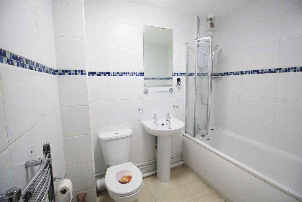Bathroom.JPG