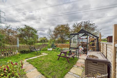 undefined, Iris Close, Aylesbury, Buckinghamshire