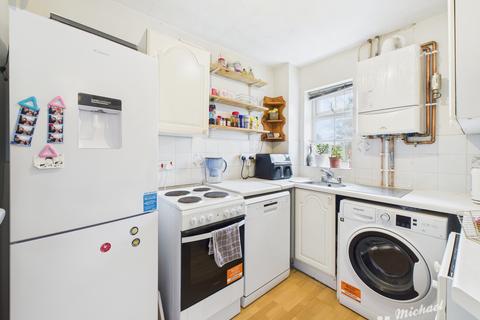 undefined, Iris Close, Aylesbury, Buckinghamshire