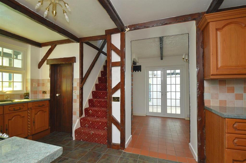 Resized Kitchen3.jpg