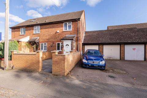 undefined, Meadow Road, Langley SL3