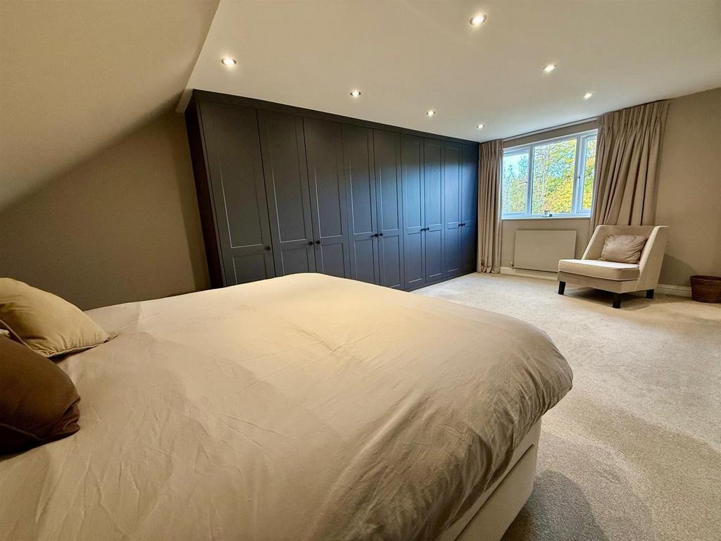 WR131 Bed1-2.jpg