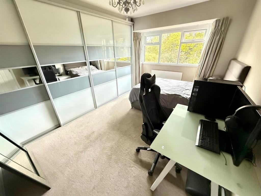 WR131 Bed2.jpg