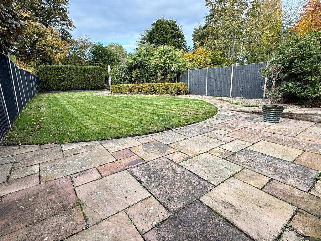 WR131 Garden2.jpg