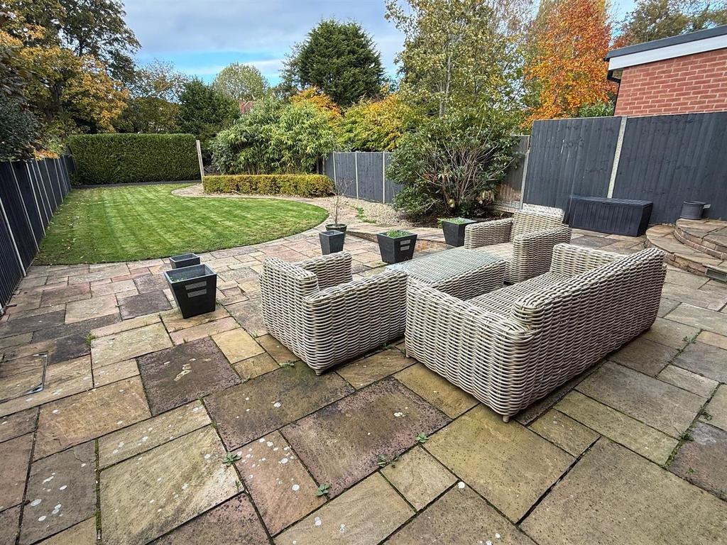 WR131 Garden3.jpg