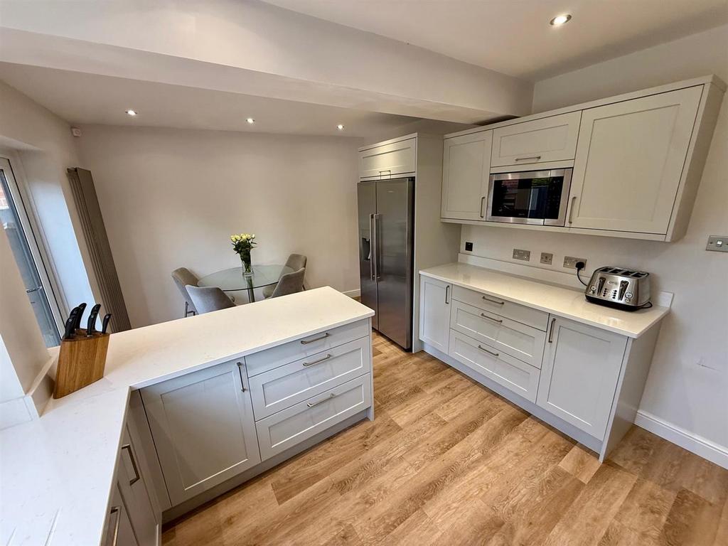 WR131 Kitchen2.jpg